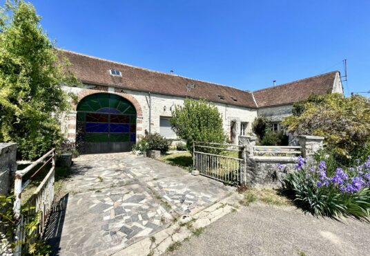 95 – Longère rénovée à la campagne dans le Montois - 77520 Donnemarie-Dontilly, France - En bordure d’un village calme du Montois avec école. A 15mn d’une gare pour PARIS…