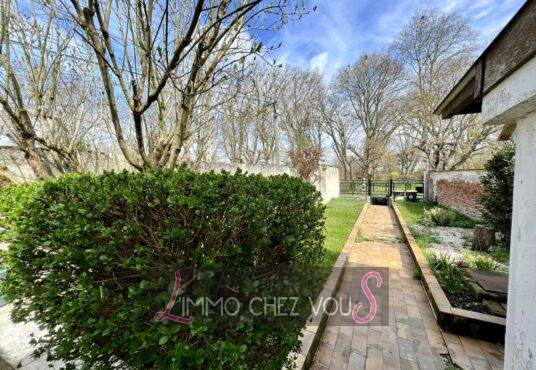 154 – Maison de ville au coeur de BRAY - 77480 Bray-sur-Seine, France - Maison de ville à deux pas des commerces de Bray-sur-Seine, vous aurez la Seine et…