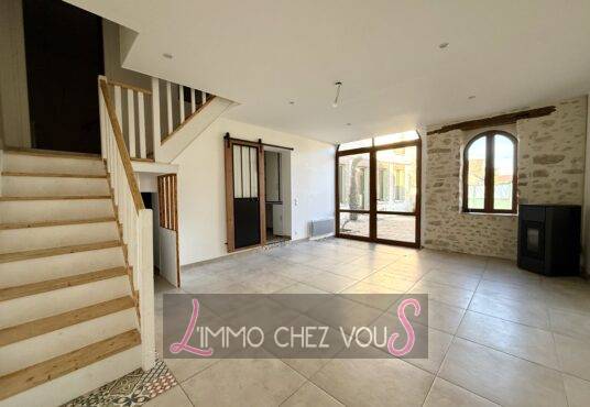 229 – Maison à Vendre proche Donnemarie-Dontilly - 77520 Donnemarie-Dontilly, France - Passez la porte de cette ravissante maison de village et laisser vous charmer par le…