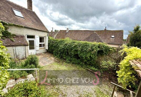247 – Ensemble Immobilier à Vendre à THENISY -  - A VENDRE – Ensemble immobilier atypique à Thénisy (Seine-et-Marne) Situé dans le charmant village de…