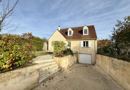 276 – Pavillon familial à vendre à Donnemarie-Dontilly -  - Pavillon familial à vendre à Donnemarie-Dontilly. Elevé sur sous-sol total, ce pavillon de 2012 se…