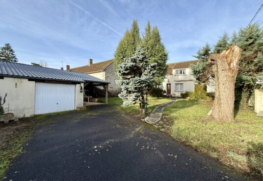 279 – Ancienne fermette à vendre secteur Donnemarie-Dontilly-77 -  - Charmante fermette secteur Donnemarie-Dontilly (Seine-et-Marne) Laissez-vous séduire par le charme de cette ancienne fermette, idéalement…