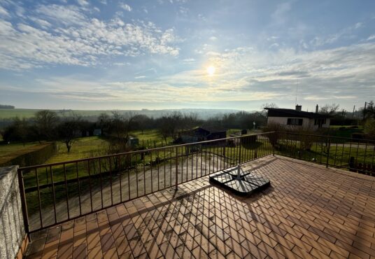 290 – Pavillon sur sous-sol total à vendre à Donnemarie-Dontilly -  - EXCLUSIVITE Situé à Donnemarie-Dontilly, ce pavillon sur sous-sol total est édifié sur un terrain de…