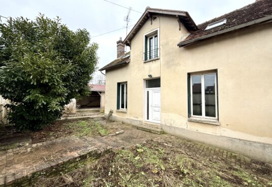 292 – Maison à vendre à Donnemarie-Dontilly -  - Idéalement située à proximité immédiate du centre-ville de Donnemarie-Dontilly (Seine-et-Marne), cette maison saura vous séduire…
