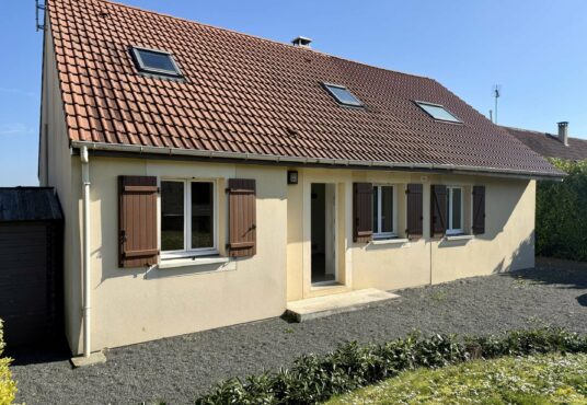 299 – Maison moderne à Vendre à CHATENAY SUR SEINE -  - À découvrir sans tarder : maison récente et lumineuse de 123 m², située dans un…