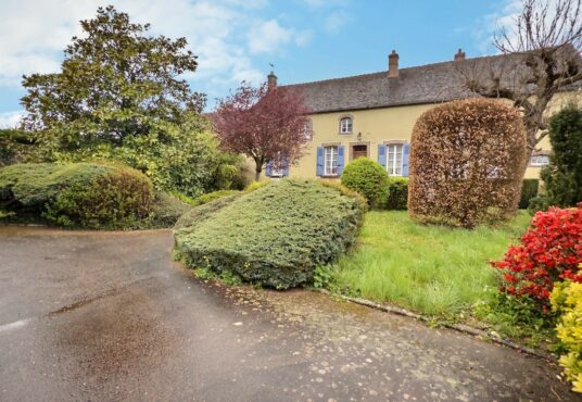 306 – Fermette de Pays à Vendre à Donnemarie-Dontilly (77) -  - L&rsquo;alliance parfaite du cachet historique et d&rsquo;un potentiel d&rsquo;aménagement exceptionnel! Située à 5min de Donnemarie-Dontilly…