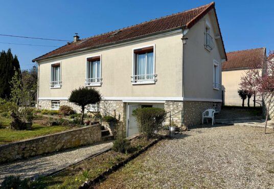 308 – Maison familiale sur sous-sol à vendre à Donnemarie-Dontilly (77) -  - Maison 5 pièces avec sous-sol total à vendre! Située dans le charmant village de Donnemarie-Dontilly,…