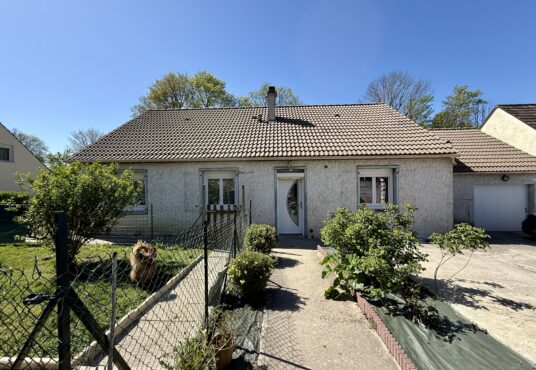 310 – Pavillon plain-pied à vendre à Donnemarie-Dontilly -  - À vendre – Pavillon de plain-pied à Donnemarie-Dontilly (Seine-et-Marne) Situé dans un environnement agréable, ce…