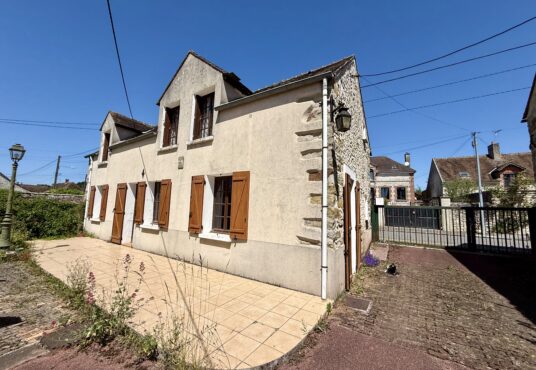322 – Fermette à vendre à Donnemarie-Dontilly (77520) -  - Située sur le secteur de Donnemarie-Dontilly, dans une charmante commune avec école et boulangerie, en…