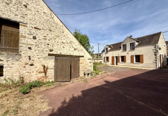 322 – Fermette à vendre à Donnemarie-Dontilly (77520) -  - Située sur le secteur de Donnemarie-Dontilly, dans une charmante commune avec école et boulangerie, en…