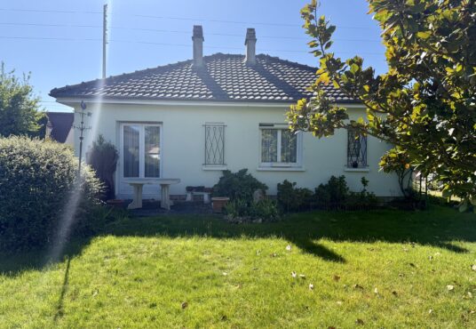 309 – Maison de plain-pied à VENDRE à Mousseaux-les-Bray 77480 -  - Située dans un environnement calme et agréable, à Mousseaux-les-Bray, cette charmante maison de plain-pied, parfaitement…