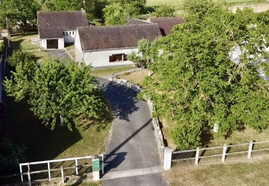 328 – Pavillon familial proche Donnemarie-Dontilly 77520 -  - Sur le secteur de Donnemarie-Dontilly (77) ! Ensemble immobilier : Grande maison familiale & Revenu…